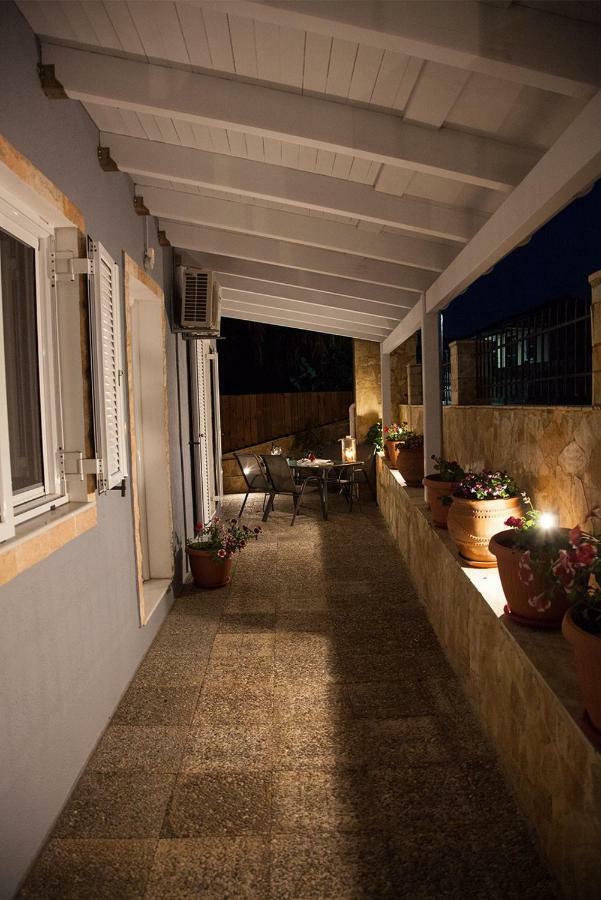 La Casa D'Estate Villa Lakíthra Exterior photo